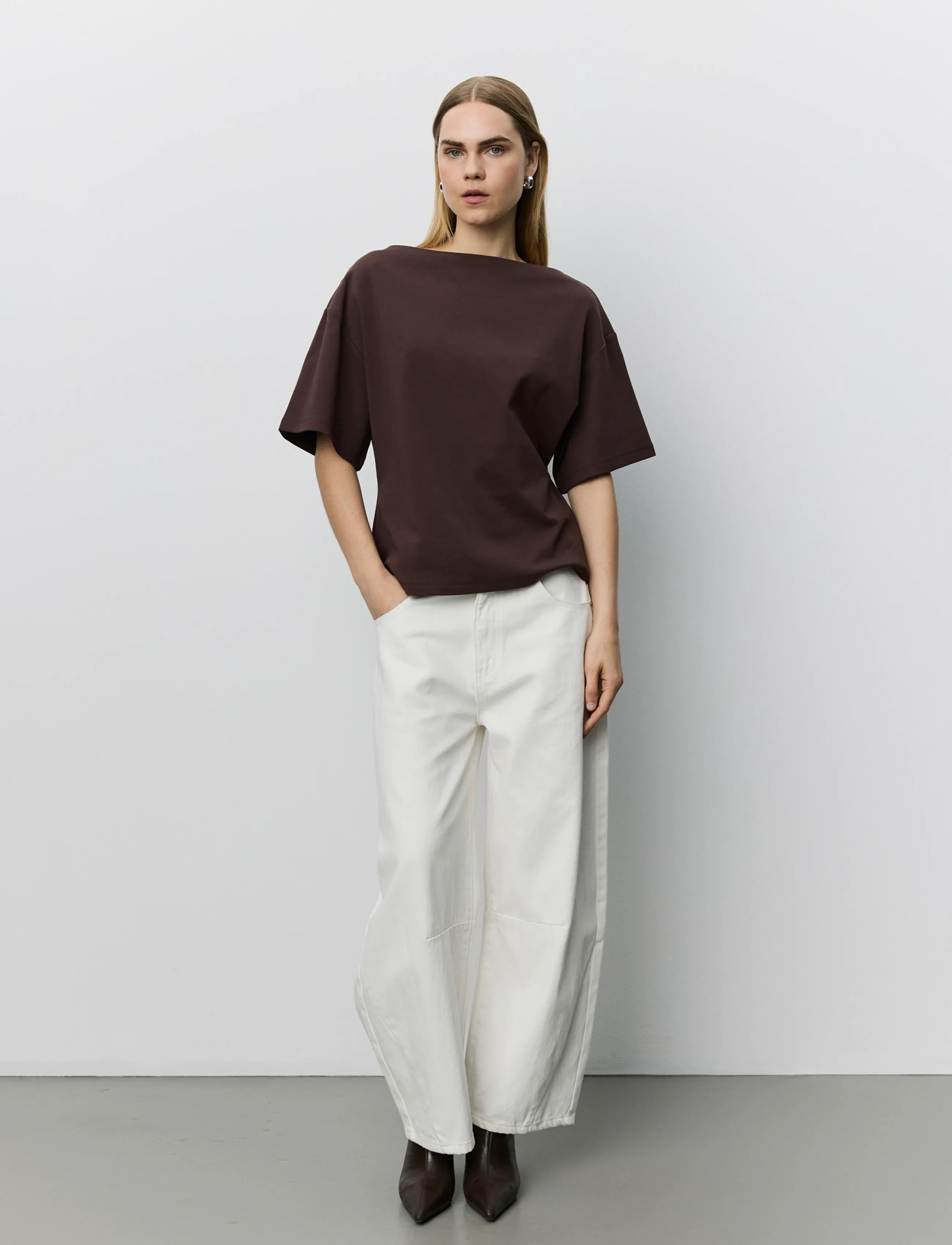 Sofie Schnoor - TEASW BOATNECK T-SHIRT - dark brown - 5