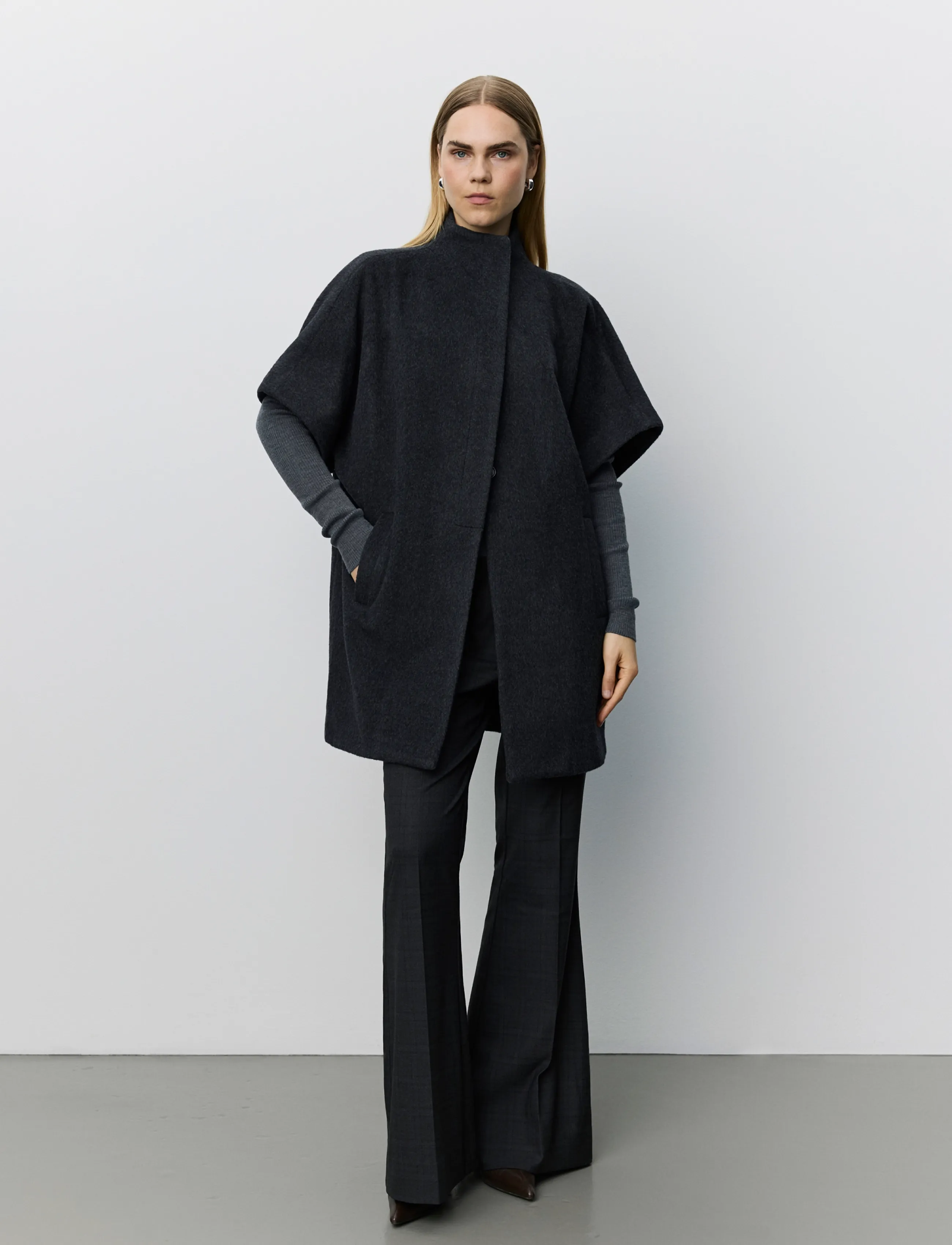 Sofie Schnoor Palominasw Cape kappor & rockar dam – bild 2
