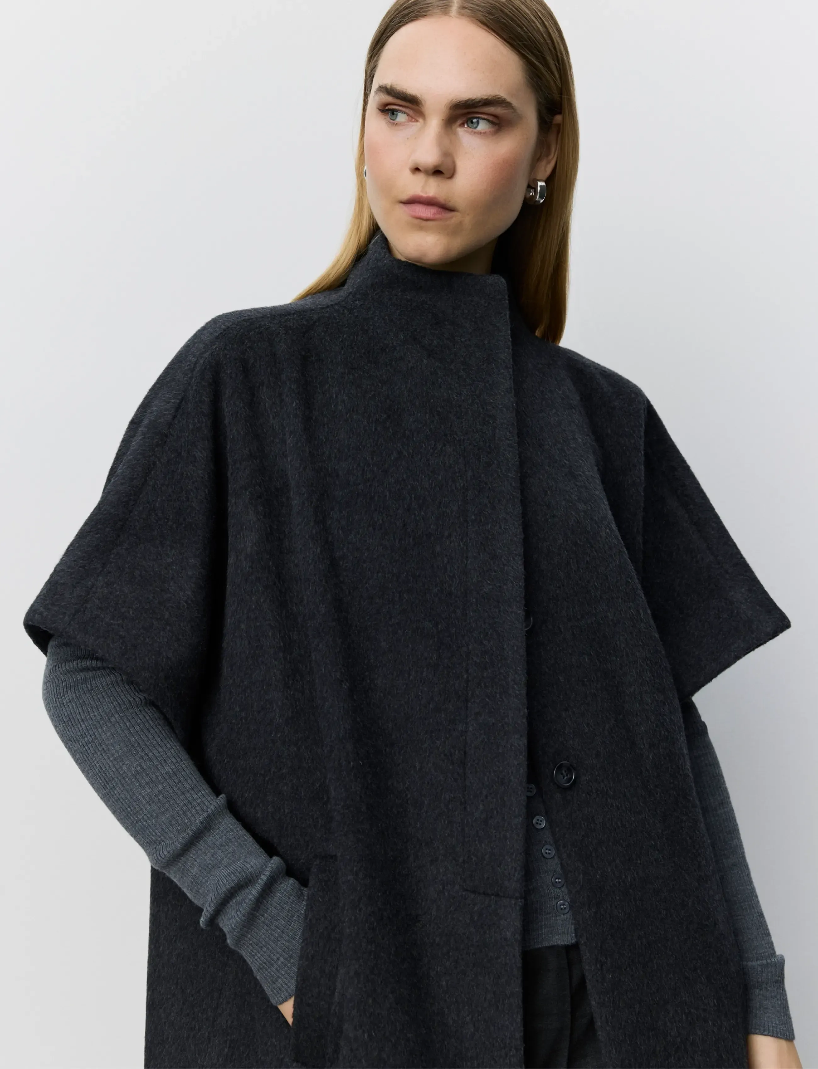 Sofie Schnoor Palominasw Cape kappor & rockar dam – bild 3