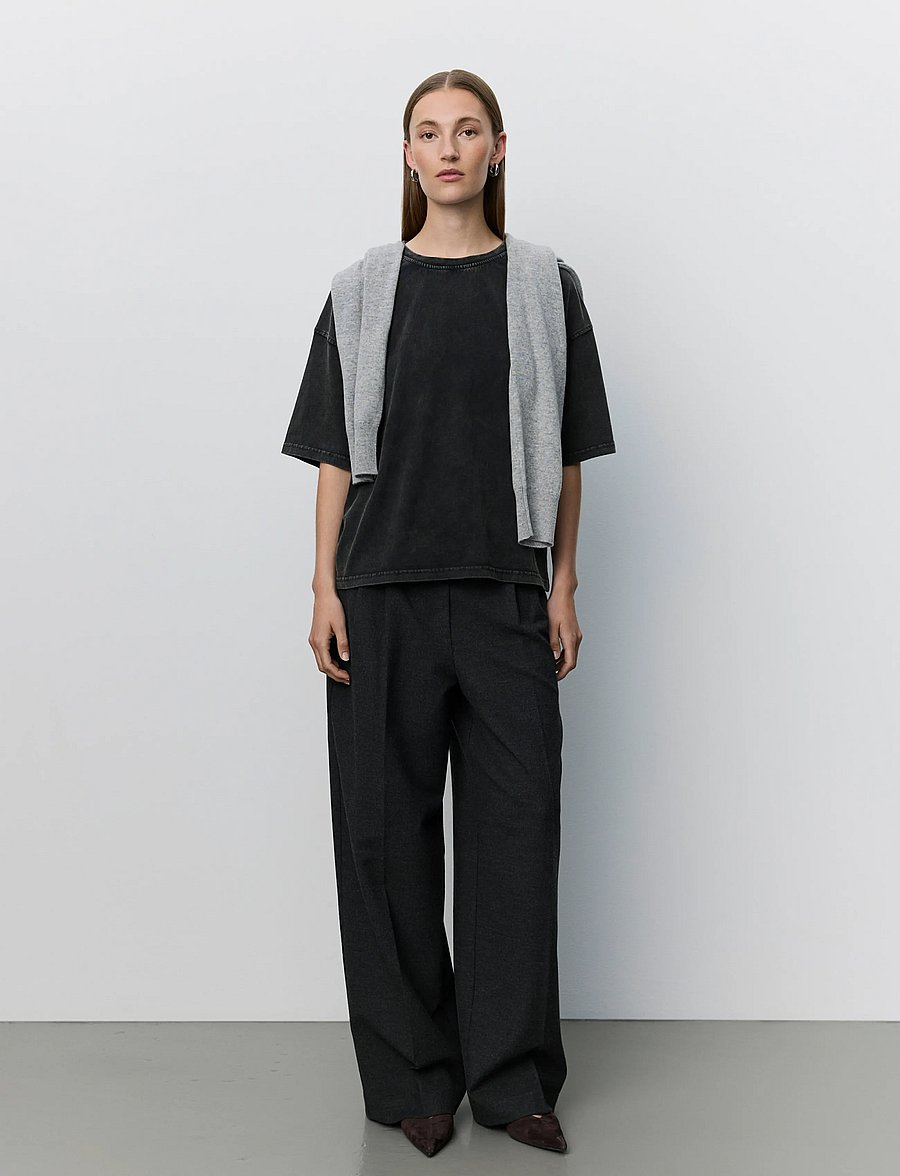 Sofie Schnoor - VERASW BOXY T-SHIRT - t-shirts - washed black - 0