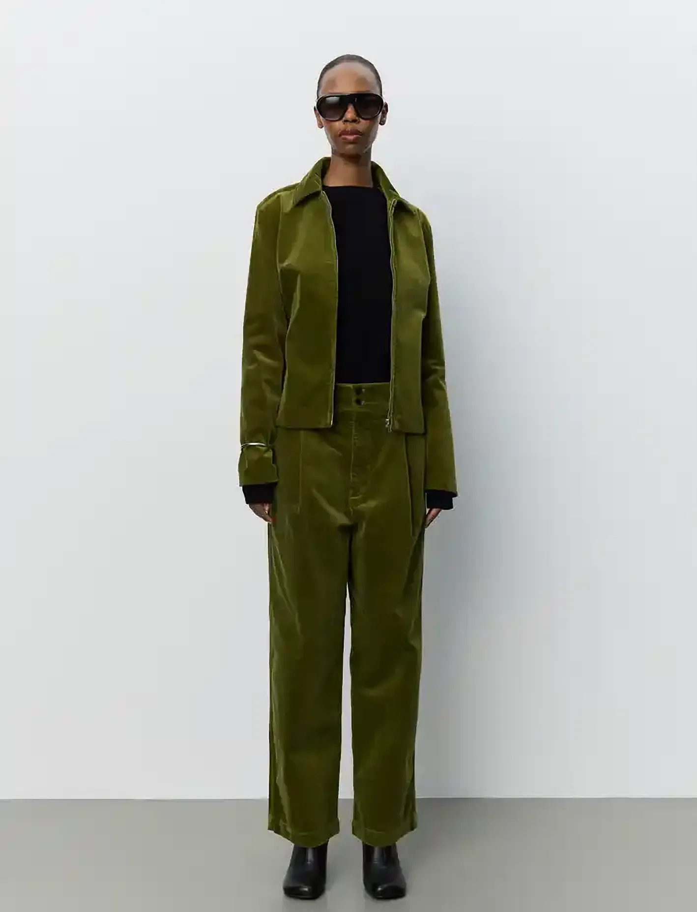 Worasw Baggy Corduroy Trousers