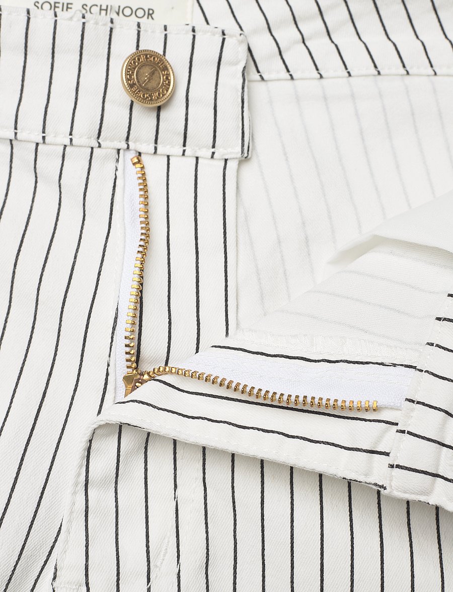 Sofie Schnoor - Trousers - cargo-püksid - off white striped - 3