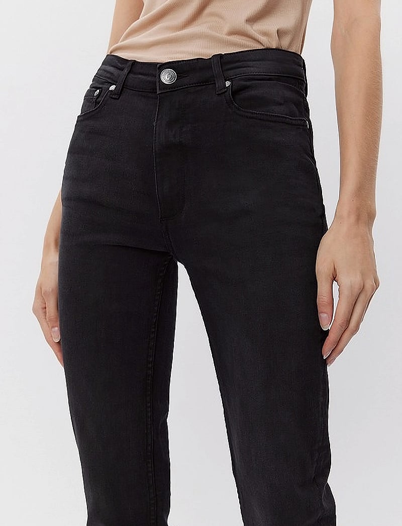 Sofie Schnoor - GALINASW JEANS - schlaghosen - black - 5