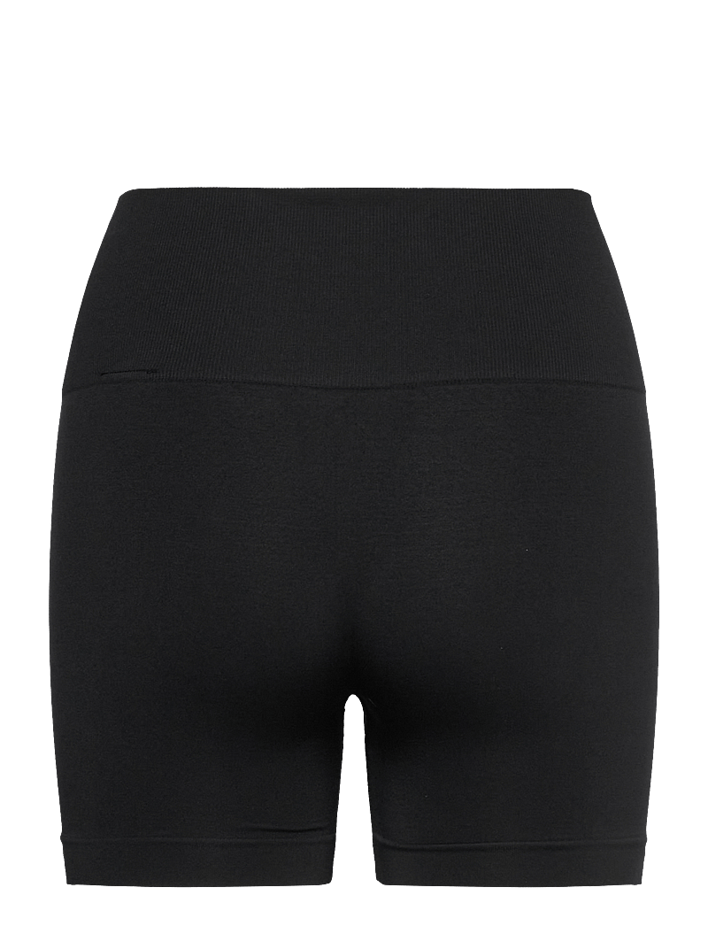 Sofie Schnoor - KEZASW SHORTS - lühikesed treeningpüksid - black - 1