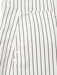 Sofie Schnoor - Skirt - maxi nederdele - off white striped - 2