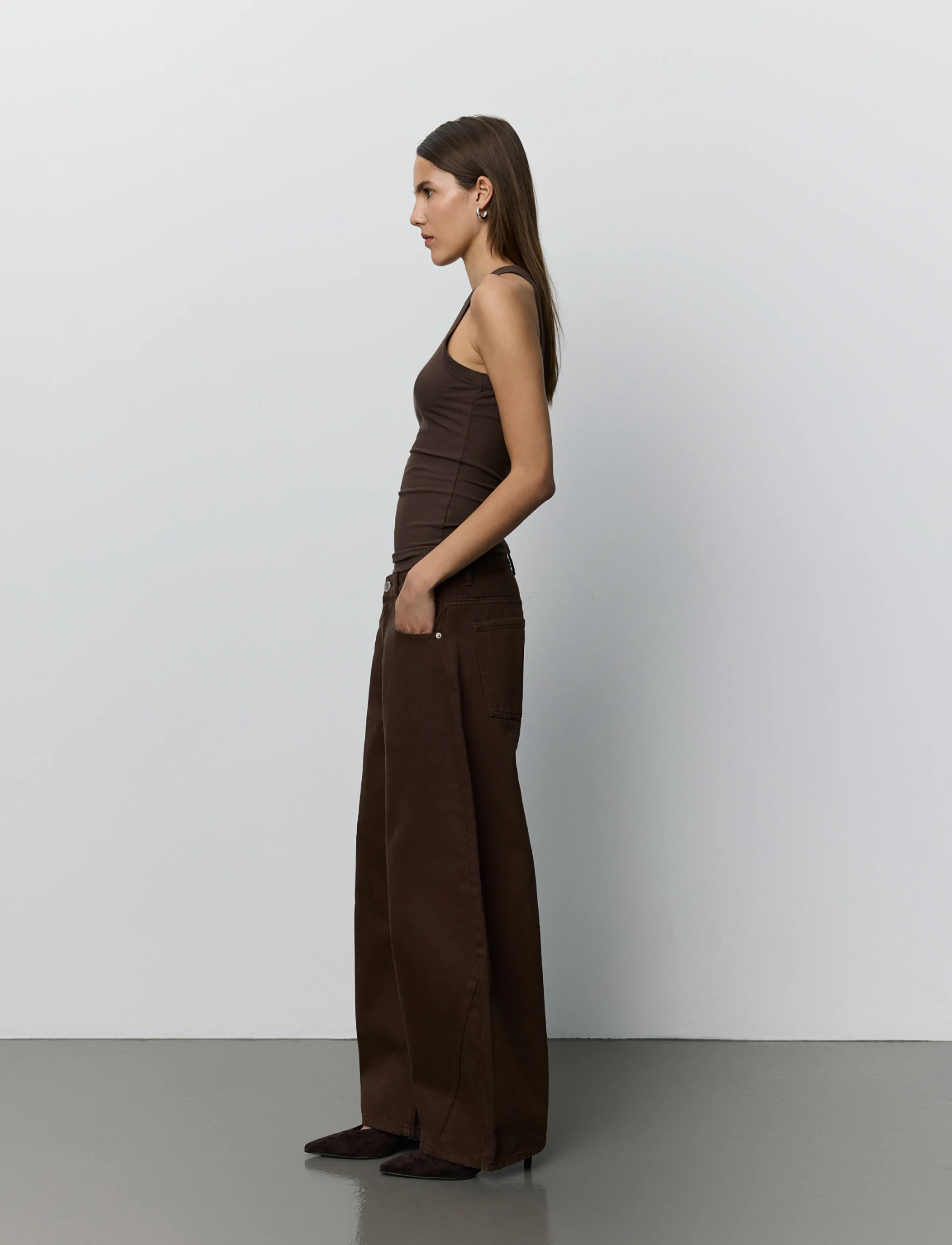 Sofie Schnoor - TOMARSW JEANS - barrel jeans - dark brown - 4