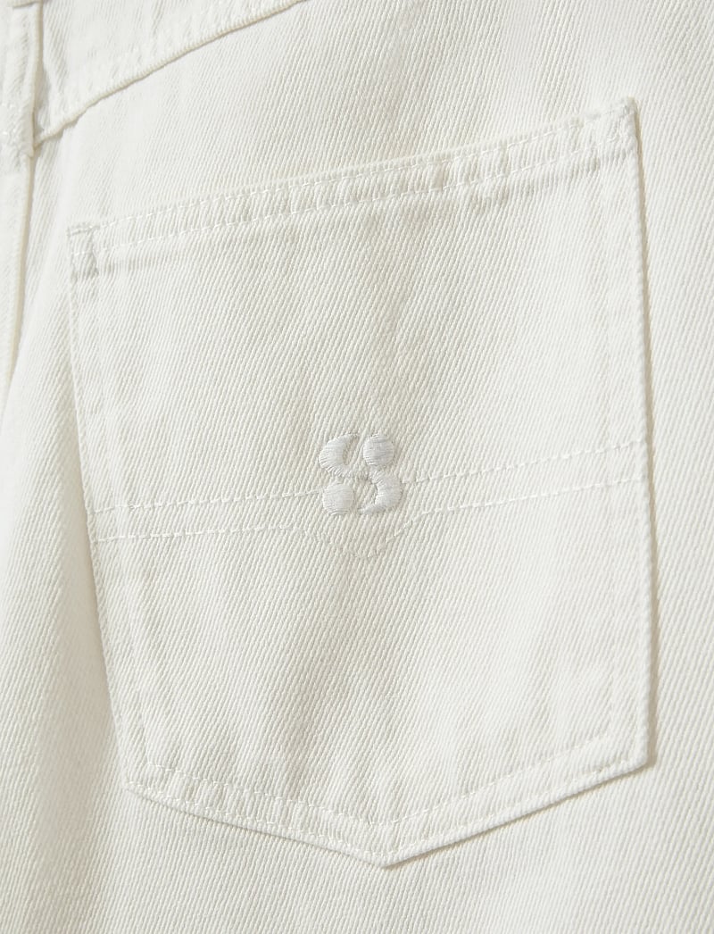 Sofie Schnoor - STOKESW OVERSIZED SHORTS - casual shorts - off white - 2