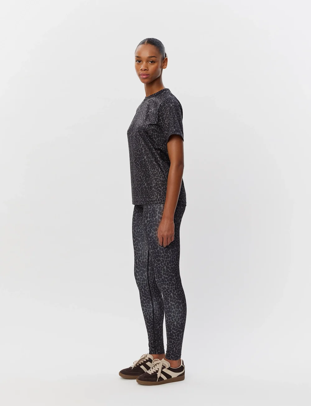 Sofie Schnoor - FIOLASPO T-SHIRT - alussärgid ja t-särgid - grey leopard - 3