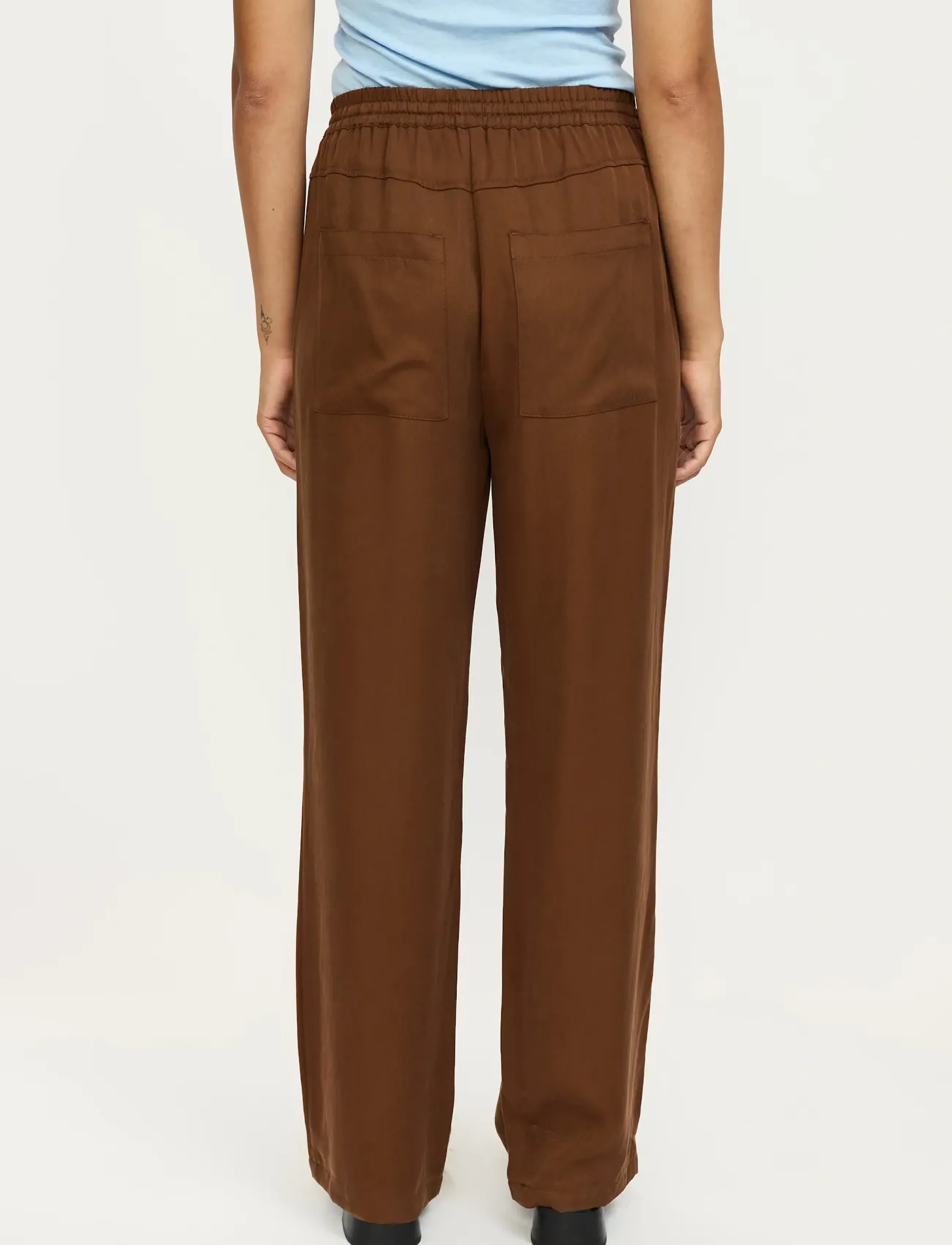 Sruma Pant 2