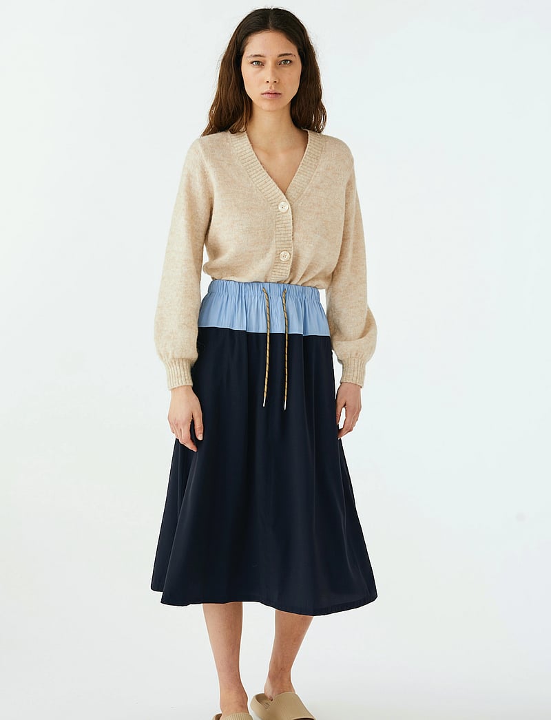 Soft Rebels - SRMajsa Midi Skirt - spódnice do kolan i midi - total eclipse - 0