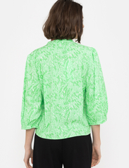 Soft Rebels - SRBriella Elma Shirt - blouses met lange mouwen - graphic animal spring bouquet print - 3