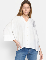 Soft Rebels - SRPansy Wide Shirt - long-sleeved blouses - snow white - 2