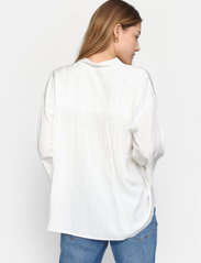Soft Rebels - SRPansy Wide Shirt - long-sleeved blouses - snow white - 3