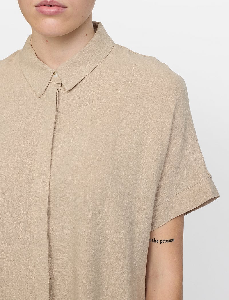 Soft Rebels - SRSamantha Freedom SS Shirt - leinenhemden - crockery - 3