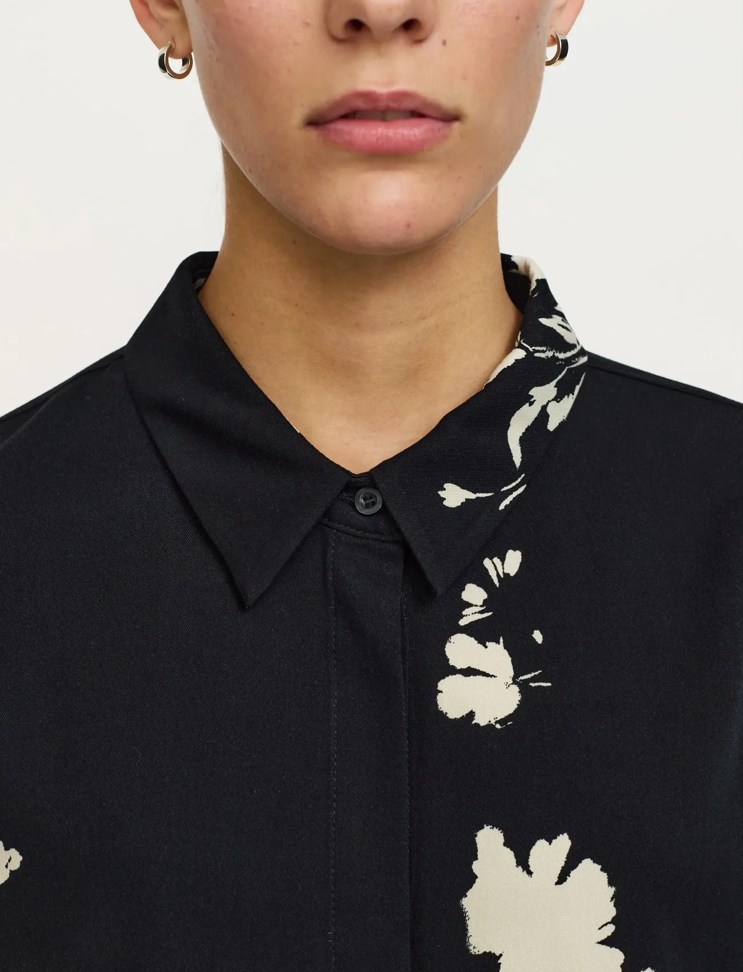 Soft Rebels - SRMelinda Freedom SS Shirt - short-sleeved shirts - 304 silent flower print - 4