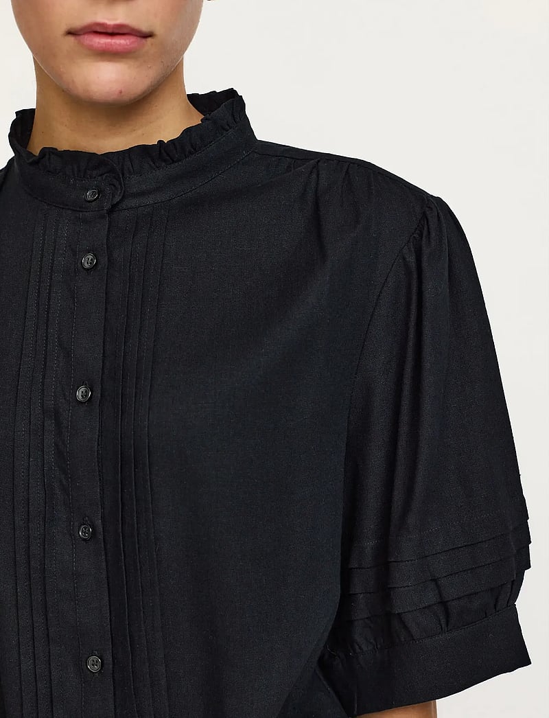 Soft Rebels - SRYindi Frill Shirt - kortärmade blusar - black - 4
