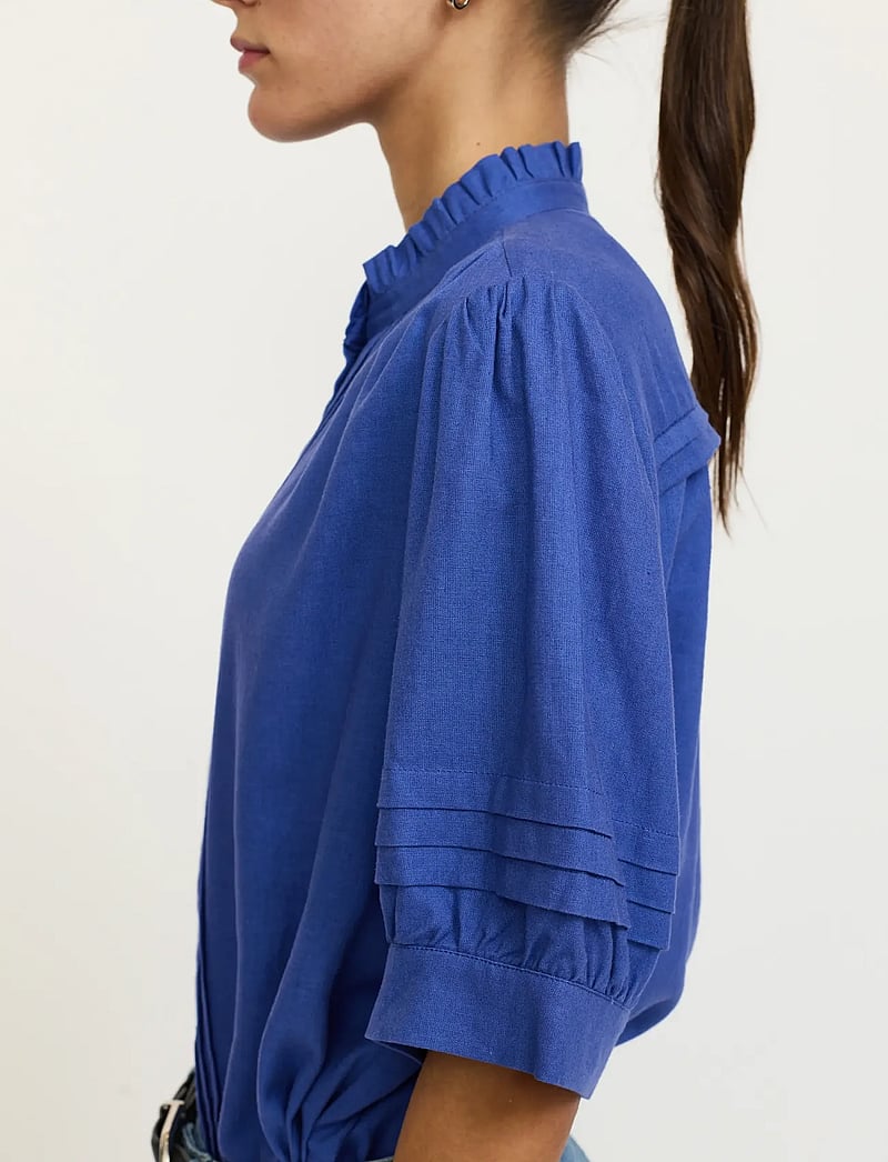 Soft Rebels - SRYindi Frill Shirt - kurzämlige blusen - deep ultramarine - 4