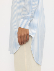 Soft Rebels - SRAllysia Freedom Long Shirt Stripe - långärmade skjortor - little boy blue - 3
