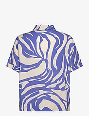 Soft Rebels - SRMio Freedom SS Shirt - blouses met korte mouwen - two tone amparo blue print - 2