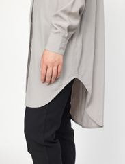 Soft Rebels - SRFreedom Long shirt - langærmede skjorter - mouring dove - 3