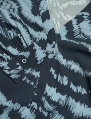 Soft Rebels - SRAmora Blouse - long-sleeved blouses - graphic waves ashley blue - 2