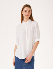 Soft Rebels - SRMatilda 2/4 Blouse - short-sleeved blouses - snow white - 2