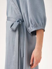 Soft Rebels - SRHarlow Wrap Dress - omlottklänning - ashley blue - 4