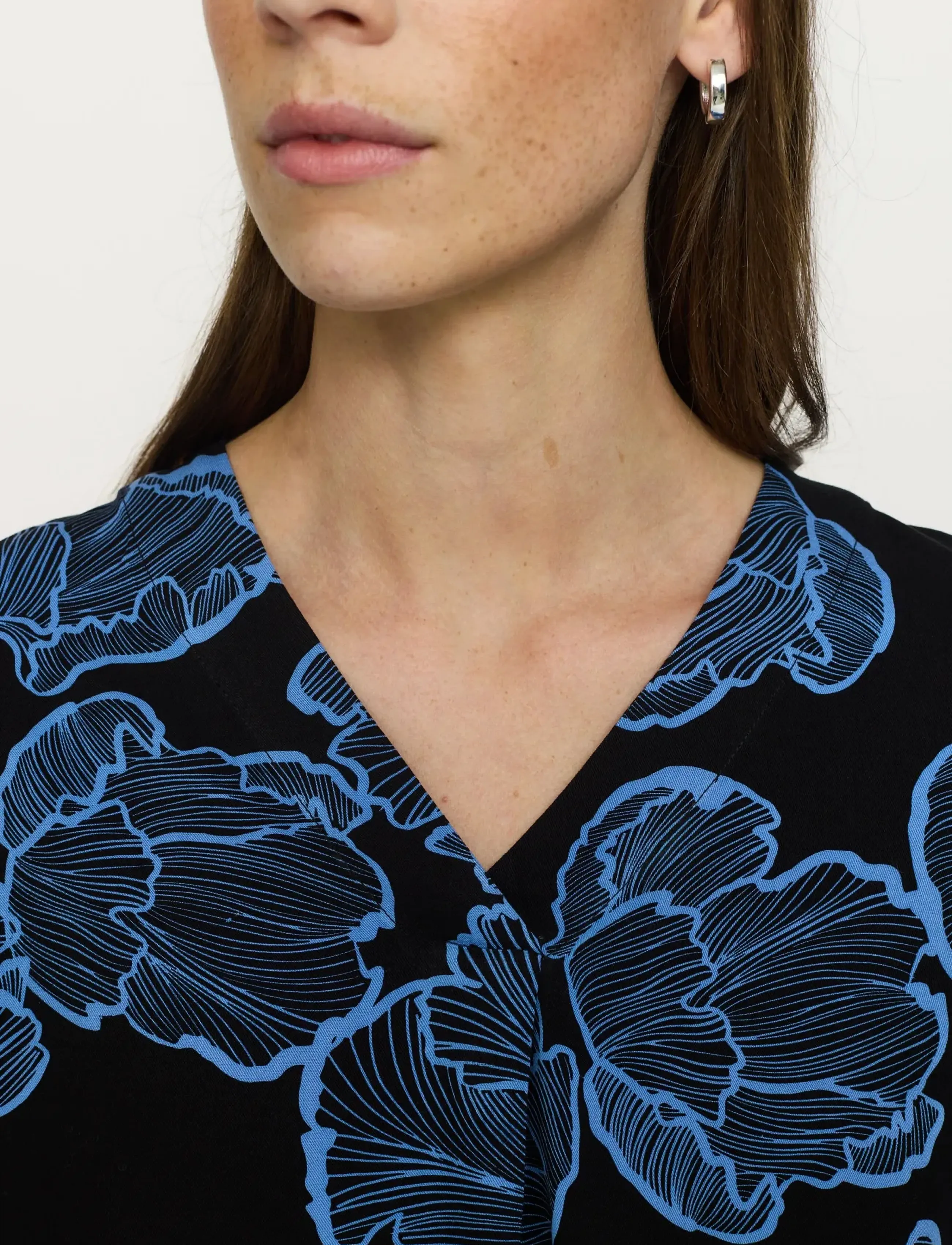Soft Rebels - SRHanni SS Blouse - kurzärmelige blusen - flower frill black - 4