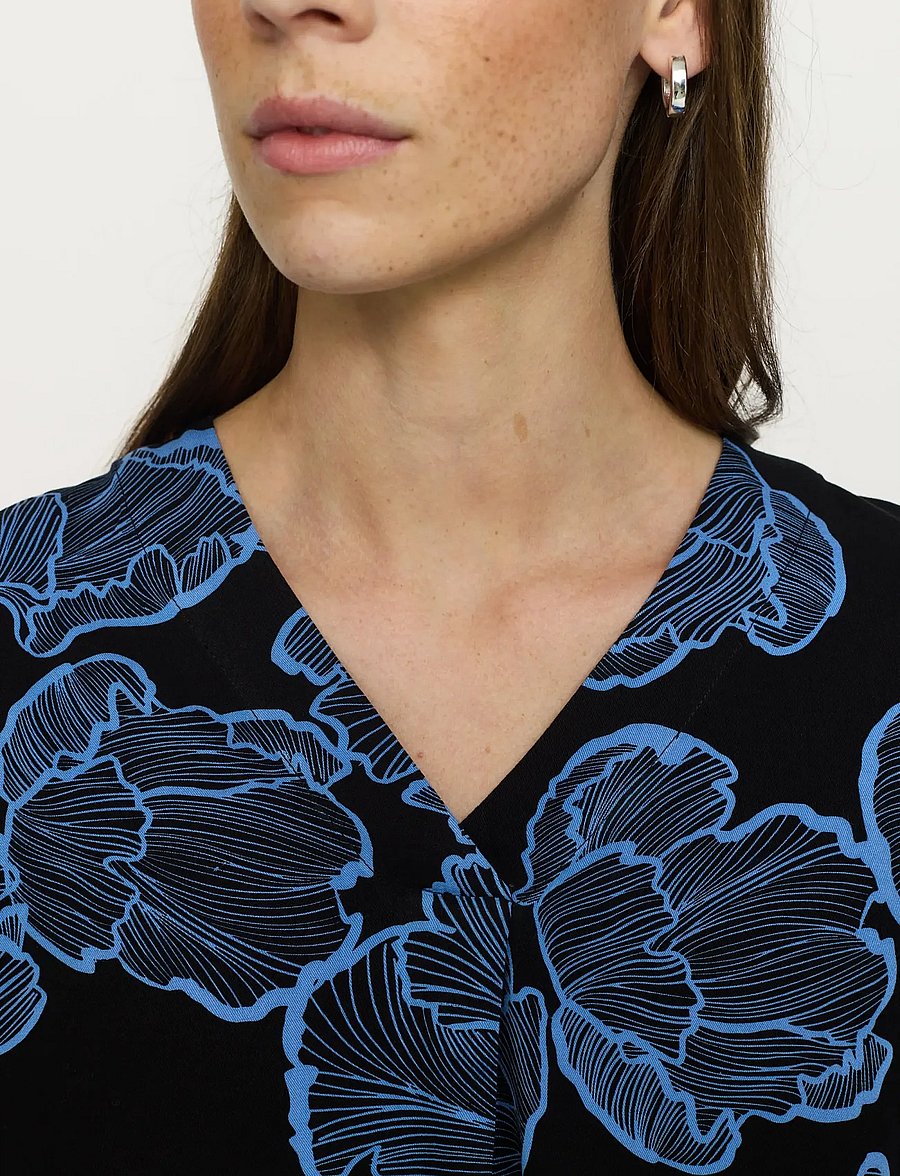 Soft Rebels - SRHanni SS Blouse - kurzärmelige blusen - flower frill black - 4