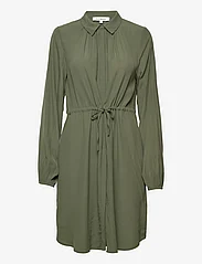 Soft Rebels - SRAnna Dress - marškinių tipo suknelės - ?975 climbing ivy - 0