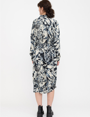 Soft Rebels - SRMila Midi Shirt Dress - midi jurken - landscape print sandshell - 4