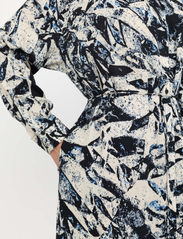 Soft Rebels - SRMila Midi Shirt Dress - skjortekjoler - landscape print sandshell - 6