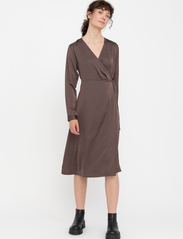 Soft Rebels - SREllie Midi wrap dress - wrap dresses - shopping bag - 2