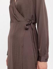 Soft Rebels - SREllie Midi wrap dress - susiaučiamosios suknelės - shopping bag - 5