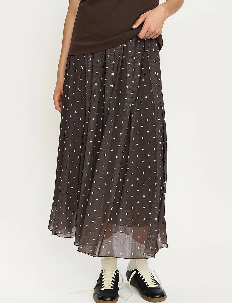 Soft Rebels - SRRoselyn Midi Skirt - plisserede nederdele - coffee bean dot - 0