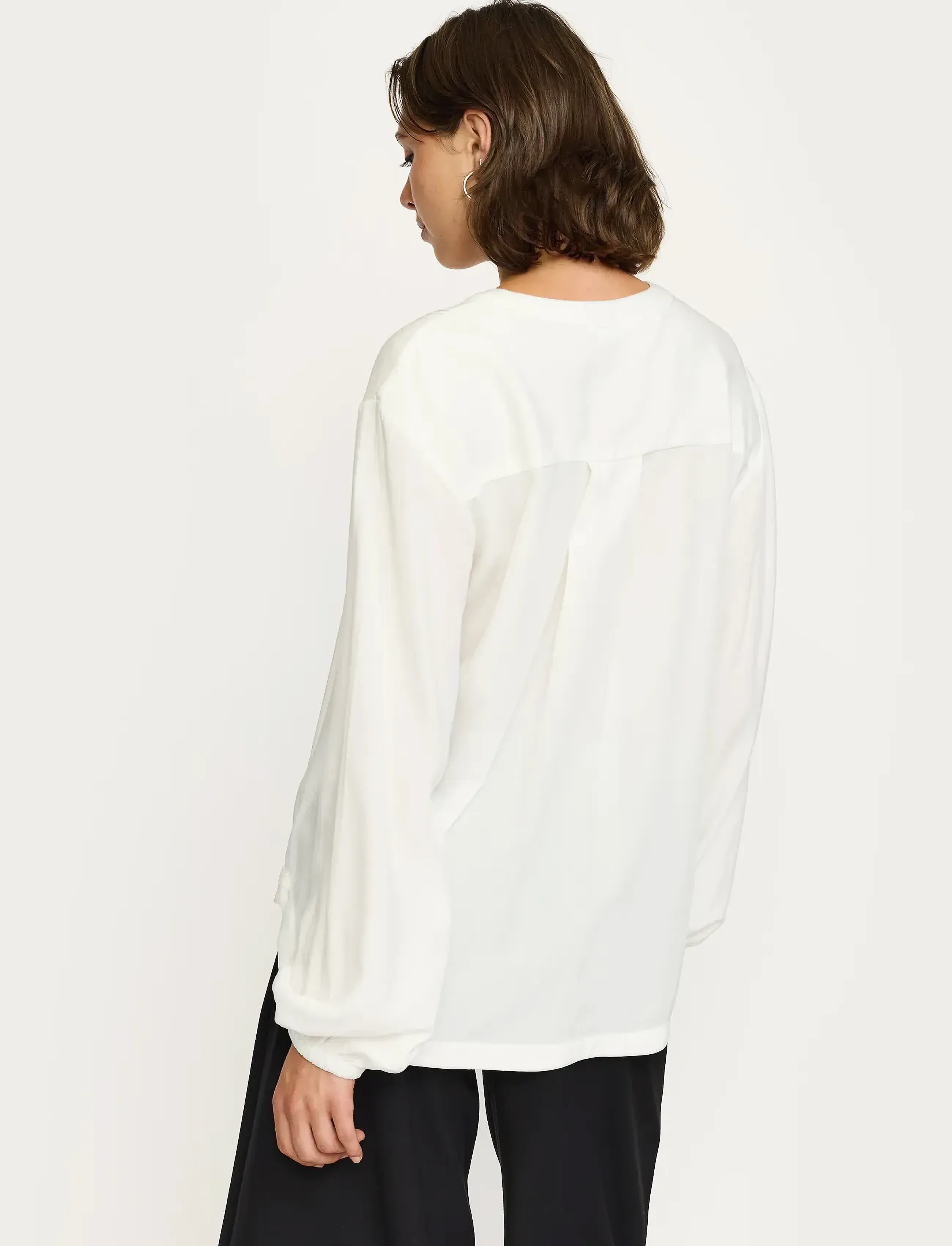 Soft Rebels - SRFreedom V-neck Blouse - long sleeved blouses - snow white - 3