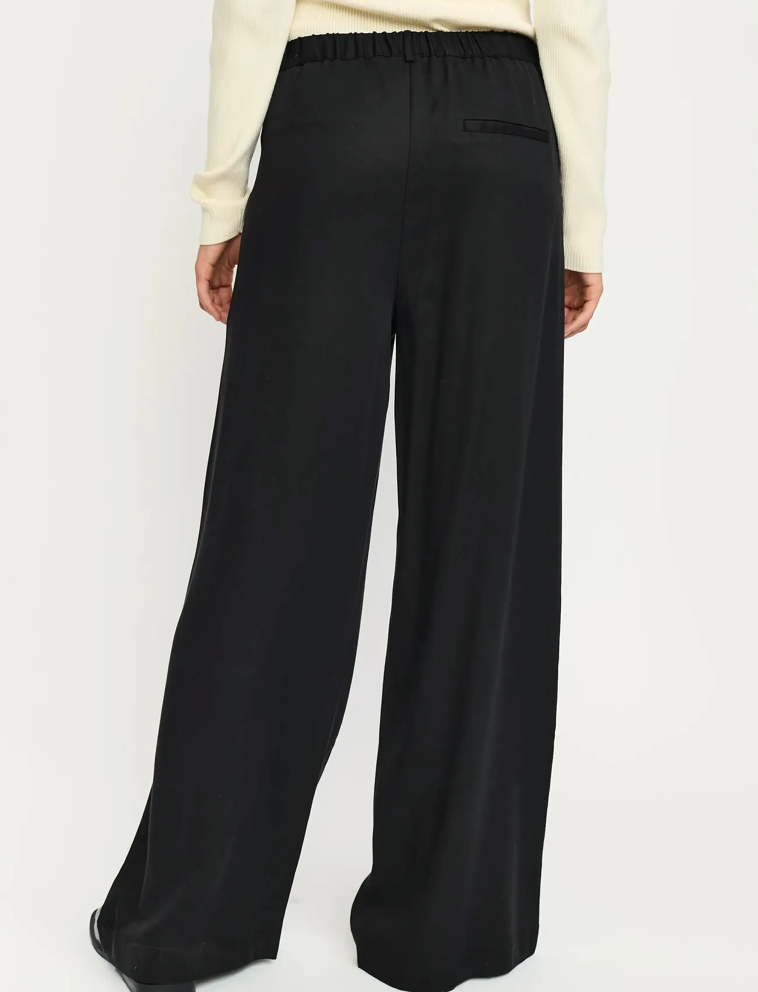 Soft Rebels - SRStormy Midwaist Wide Pant - hosen mit weitem bein - black - 3