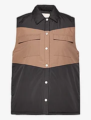 Soft Rebels - SRMadison Vest - puffer vests - black - 0