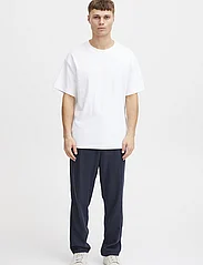 Solid - SDAllan Liam - linen trousers - insignia blue - 2