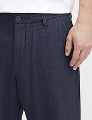 Solid - SDAllan Liam - linen trousers - insignia blue - 5
