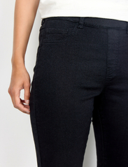 Soyaconcept - SC-NADIRA - trousers with skinny legs - black - 5