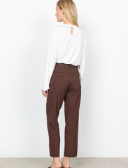 Soyaconcept - SC-GILLI - tailored trousers - coffee - 3