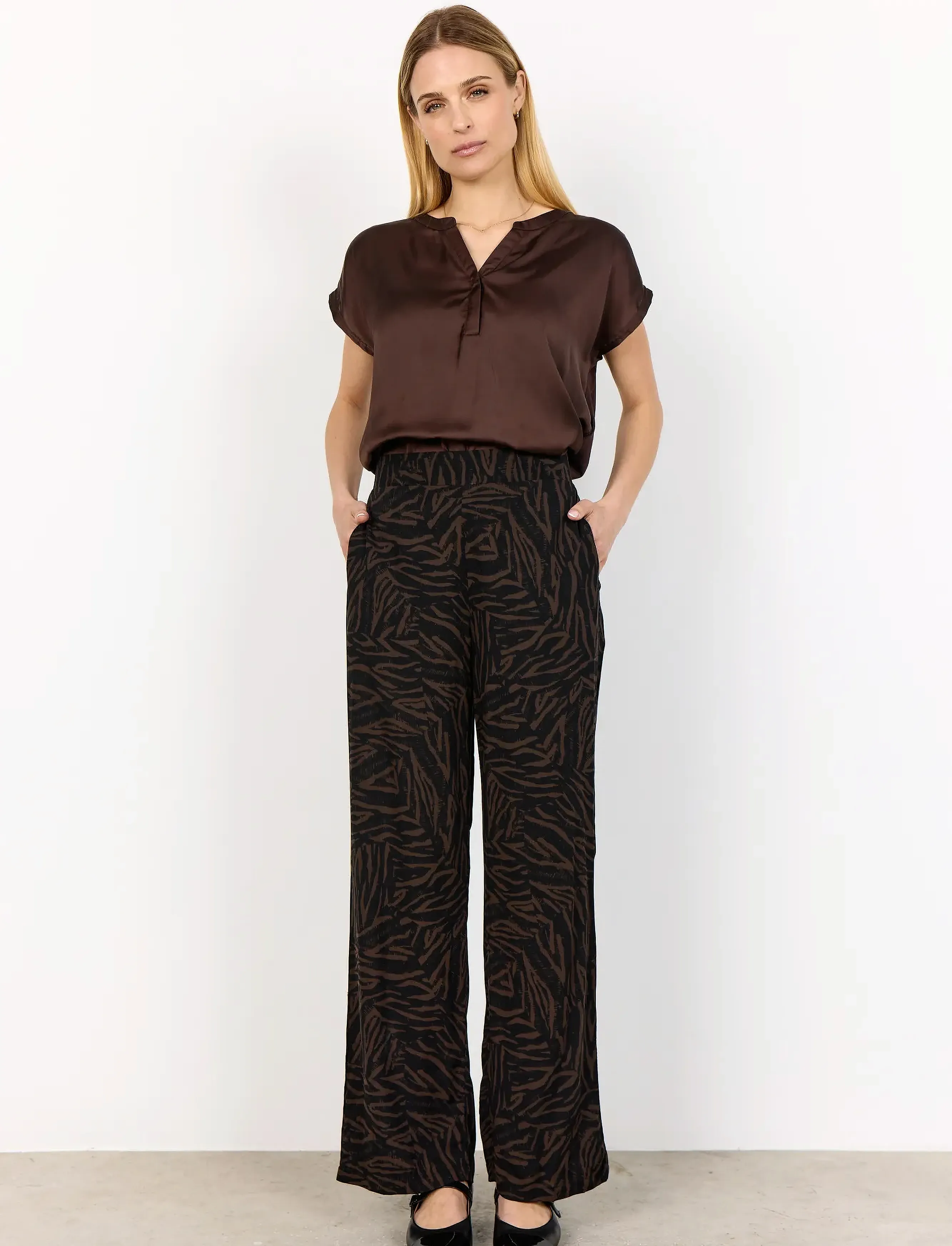 Soyaconcept - SC-THILDE - short-sleeved blouses - 8694 hot fudge - 4