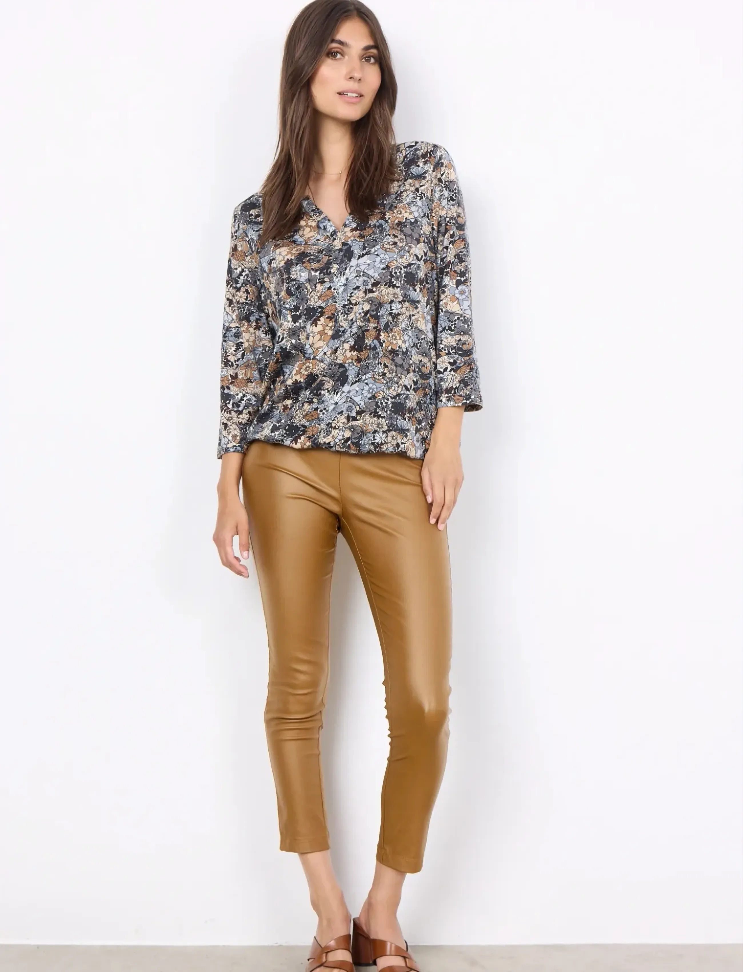 Soyaconcept - SC-FELICITY AOP - langærmede bluser - black combi - 4