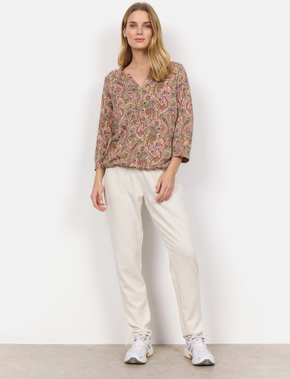 Soyaconcept - SC-FELICITY AOP - långärmade blusar - pink combi - 3