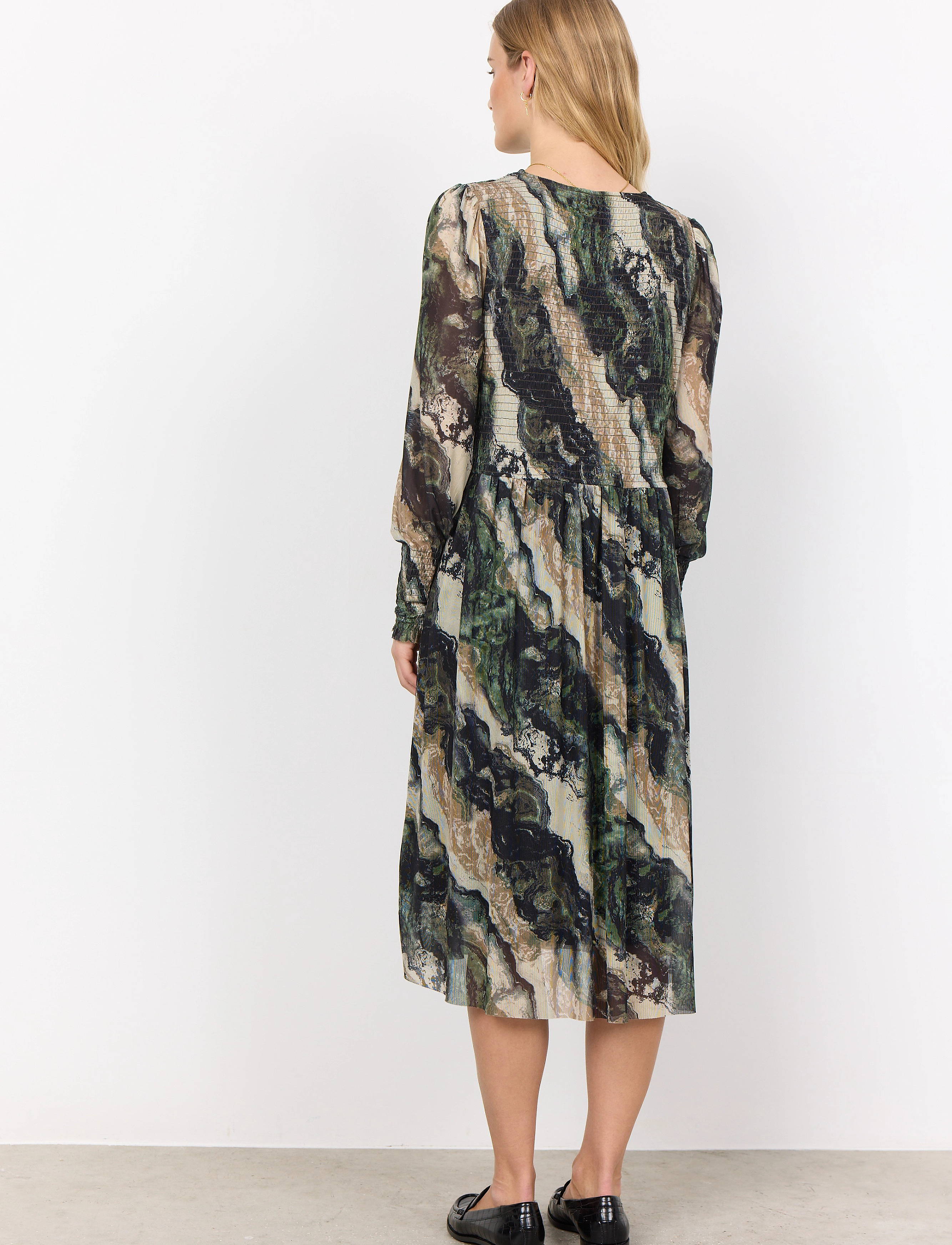 Soyaconcept - SC-ALDA AOP - midi-kleider - dark army combi - 3