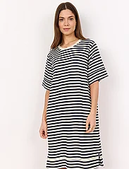 Soyaconcept - SC-BARNI - t-shirt dresses - navy combi - 2