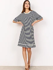 Soyaconcept - SC-BARNI - t-shirt dresses - navy combi - 3