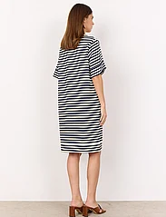 Soyaconcept - SC-BARNI - t-shirt dresses - navy combi - 4