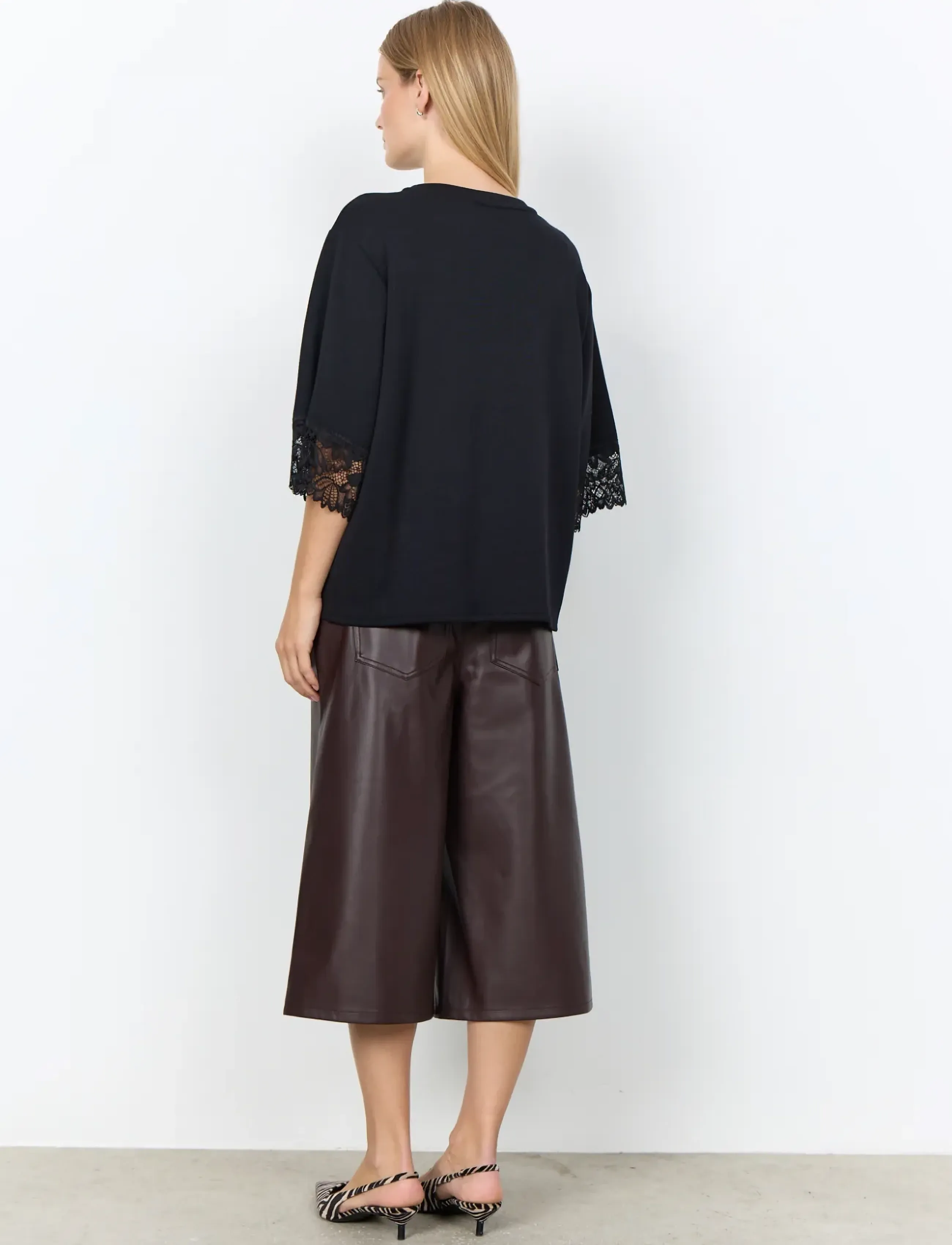 Soyaconcept - SC-BANU - short-sleeved blouses - 9999 black - 3
